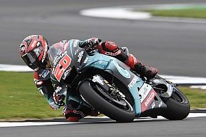 MotoGP, Silverstone, Libere 3: Quartararo beffa Rossi, Dovi in Q1!