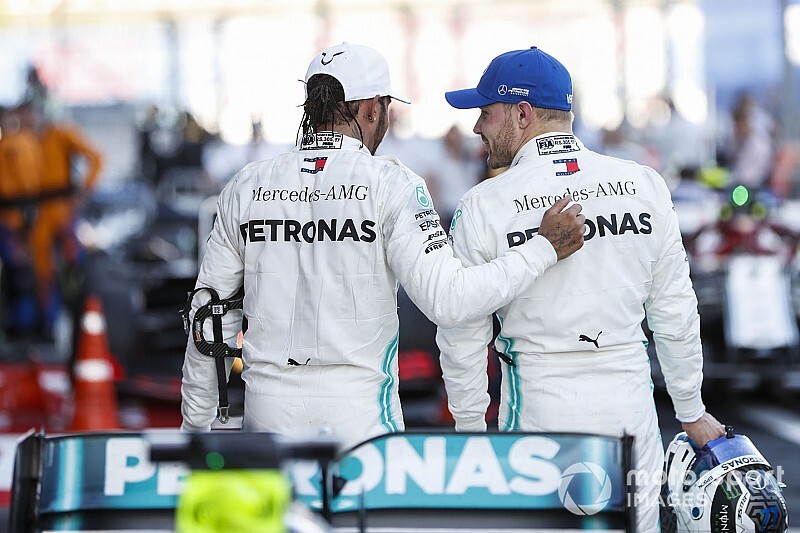 Wolff Bottas briliáns védekezését dicsérte