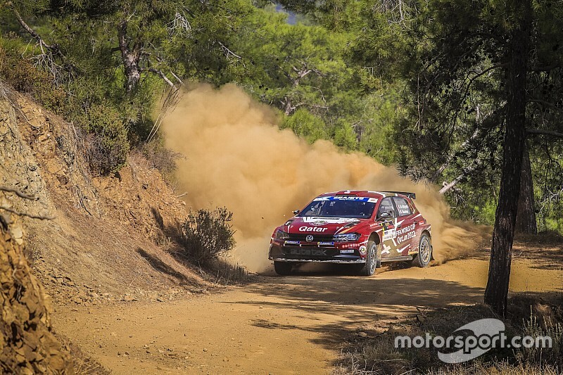 Polo R5 na czele Rajdu Cypru