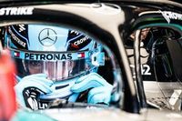 Russell: "10 vueltas antes del fallo supe que ten&iacute;a problemas"