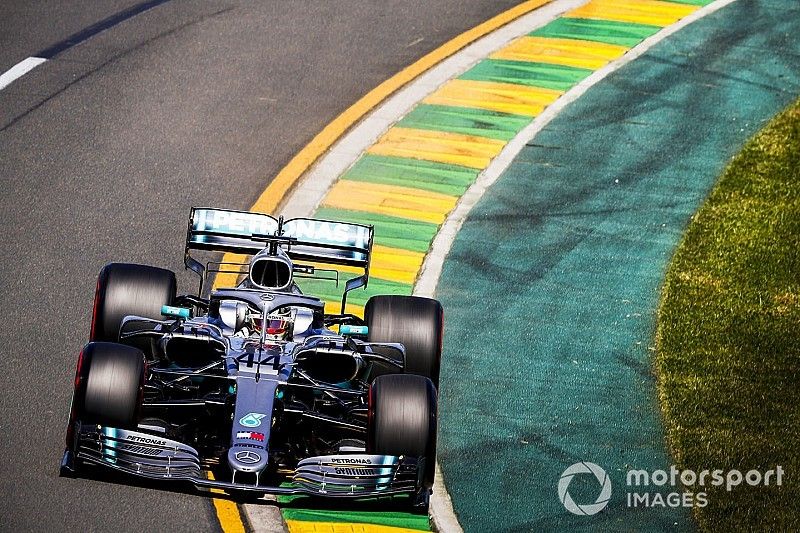 Mercedes logra el doblete en la segunda práctica en Australia