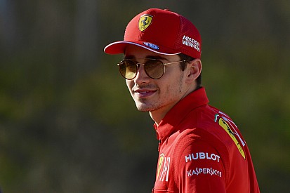 Leclerc diz que não se preocupa com status “lógico” de segundo piloto
