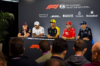 VÍDEO: Retorno de Kubica à F1 promove salva de palmas em coletiva