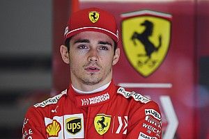 SZENZÁCIÓ: Leclerc nyerte a Ferrarival a Bahreini Nagydíj időmérő edzését Vettel előtt