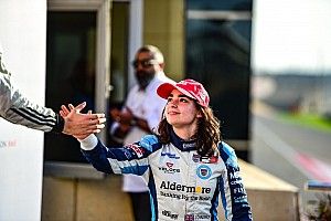 Britânica é a primeira mulher a conquistar título de campeonato na Ásia