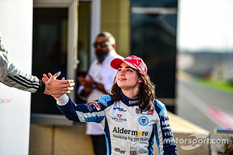 Britânica é a primeira mulher a conquistar título de campeonato na Ásia