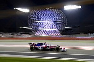 Bahreini Nagydíj: látványos képek a második F1-es szabadedzésről - éjszakai száguldás