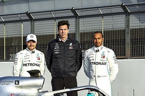 Hamilton : "Nous soutiendrons Bottas de toutes les manières possibles"