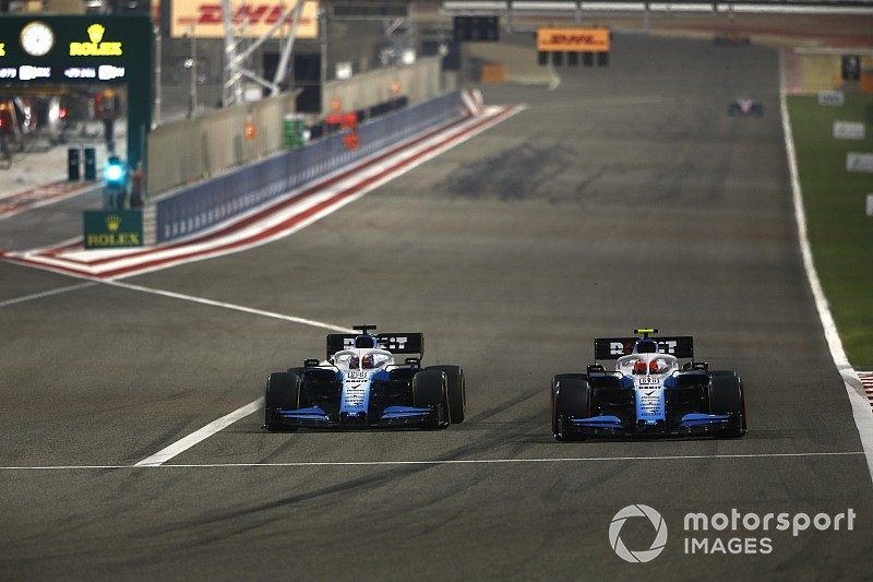 Kubica csak utas volt a Williamsben, Russell a láthatatlan csatának örült