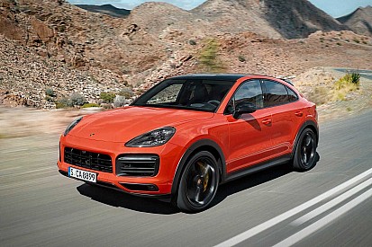 Porsche представила стильний купе-кросовер Cayenne Coupe