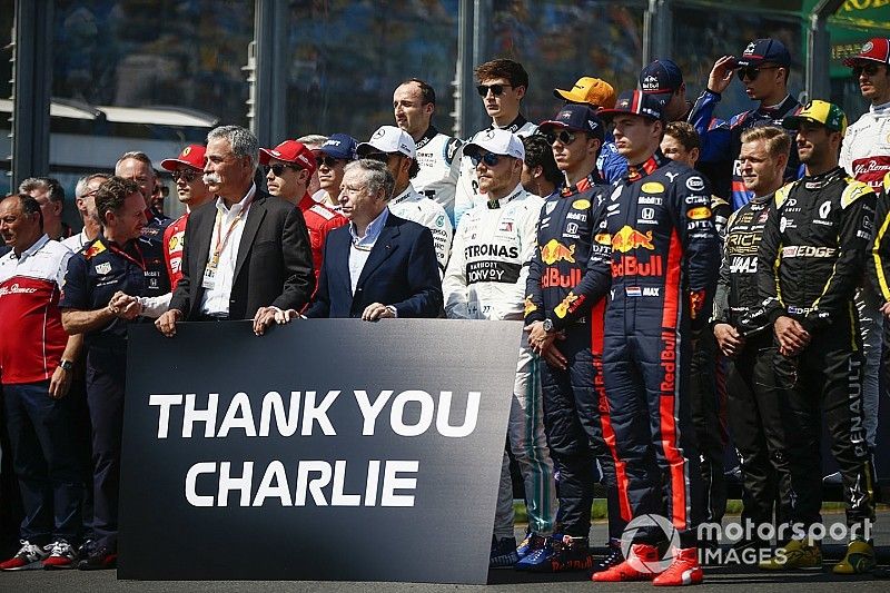 Pilotos, personal del equipo y miembros de la FIA se reúnen para rendir homenaje al fallecido Charlie Whiting, Director de Carrera, FIA