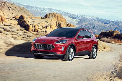 Ford представила оновлений кросовер Kuga з лінійкою гібридних моторів