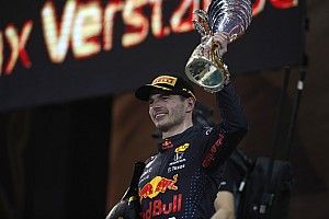 運も味方につけ、フェルスタッペン”1回目”の載冠「信じられない。ホンダもみんなも、チャンピオンに値する」