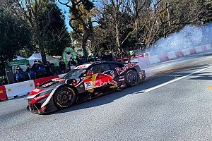 12月の東京に、レーシングマシンの轟音響く! Red Bull Race Day開催