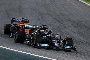 F1: Red Bull ficará "de olho" em asa traseira questionada da Mercedes