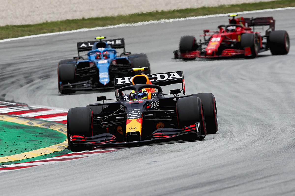Perez Belum Klop dengan Mobil Red Bull