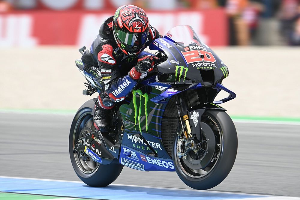 Лидер MotoGP Куартараро одержал уверенную победу в Ассене