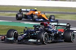 A Mercedes elmagyarázta, miért nem cserélték Hamilton sérült első szárnyát