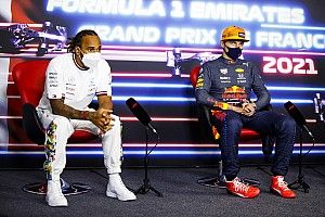 Meglepő, miről beszélgetett Verstappen és Hamilton a Francia Nagydíj után