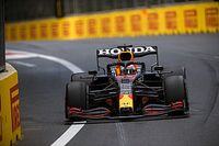 Azerbaijan GP under late red flag after Verstappen tyre failure