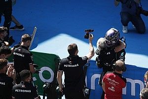 Hamilton agranda la leyenda y suma su 100ª pole en Barcelona