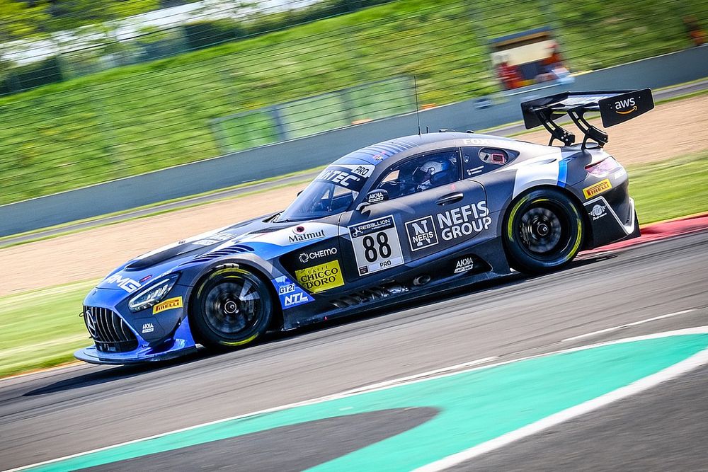 Богуславский финишировал на подиуме в воскресной гонке GT World Challenge в Маньи-Куре