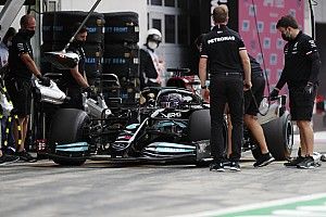 FIA запретила сверхбыстрые пит-стопы. Но теперь передумала