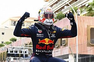 F1-update: Historische zege Verstappen, Hamilton furieus in Monaco