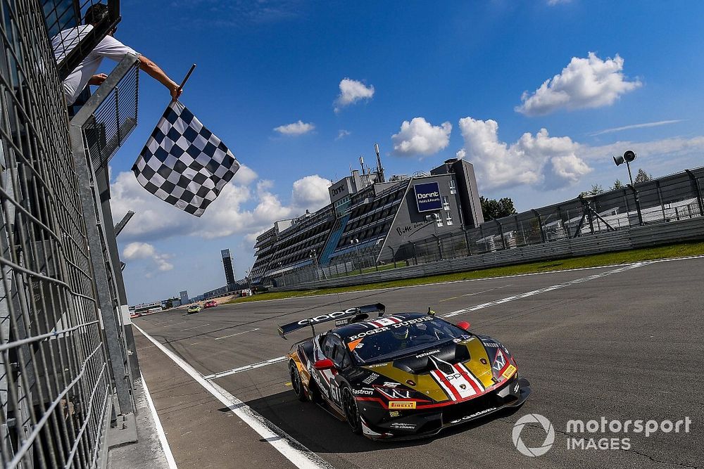 Lamborghini: al Nürburgring doppietta di Weering-Spinelli