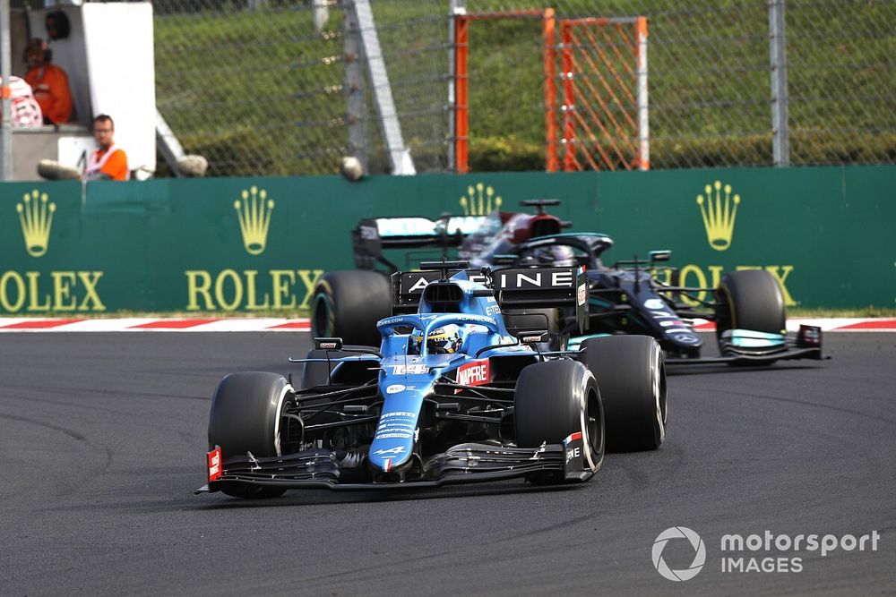 Ross Brawn Puji Duel Fernando Alonso dengan Lewis Hamilton
