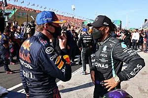 DIRETO DO PADDOCK: Troca de farpas entre Verstappen e Hamilton aumenta e Sainz fala de Barrichello