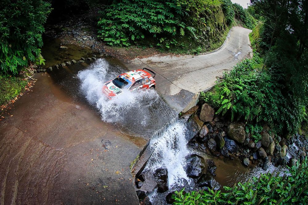 Sordo i Carrera liderami na Azorach