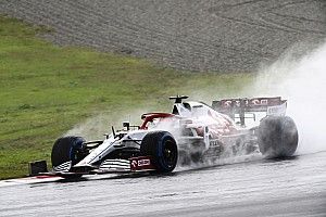Kimi Räikkönen remek rajtja a Török Nagydíjon – a finn alig látott valamit (videó)