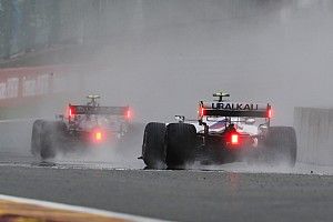 La lluvia impide el inicio del GP de Bélgica, que está en el aire
