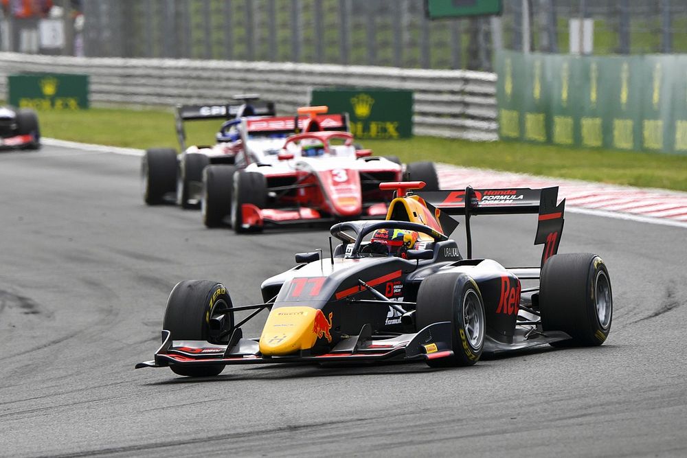 F3ブダペスト・レース1:岩佐初表彰台の2位! トップチェッカーのコロンボは審議対象に