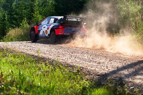 WRC Estonia: Neuville primer líder por delante de Evans