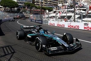 &ldquo;通せんぼ作戦&rdquo;に業を煮やし、シケインショートカット！　ラッセルにタイムペナではなくドライブスルーが言い渡された理由