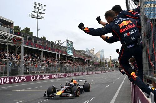 Cómo Red Bull devuelve la pelota del favoritismo al tejado de McLaren