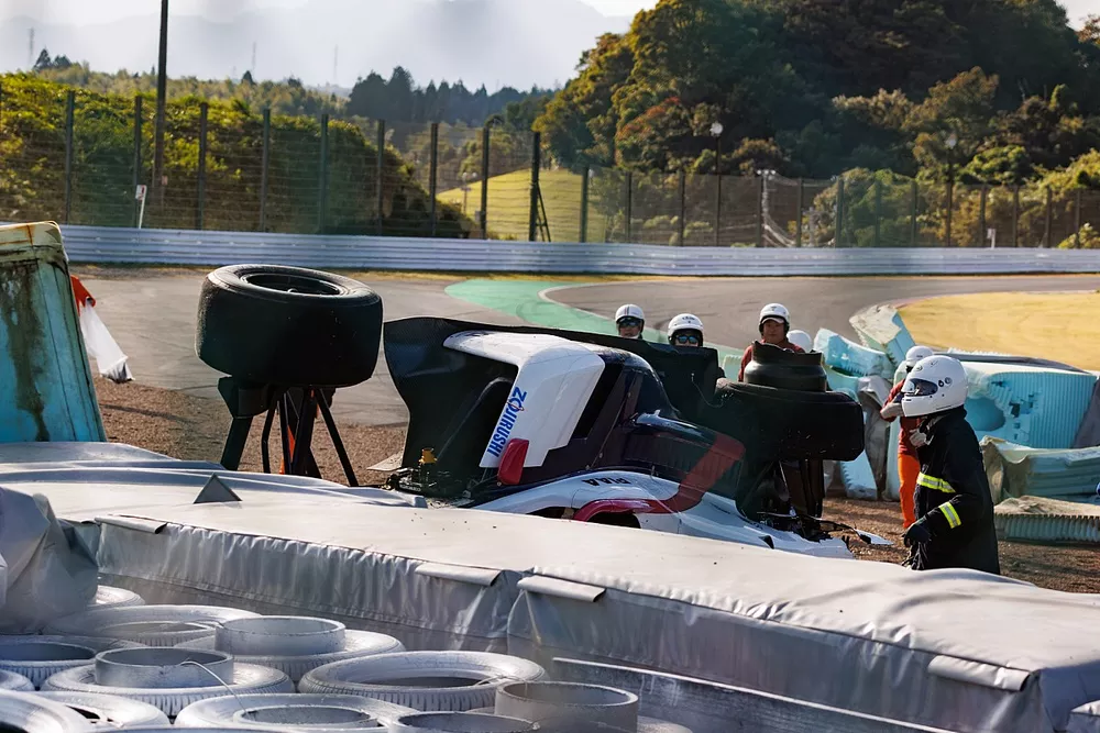 Hiroki Otsu, TCS NAKAJIMA RACING crashed car