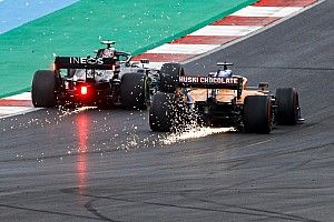 «Мой нос отвлек Боттаса». Сайнс о методах борьбы с Mercedes