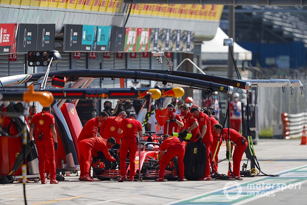 Vettel, eliminado en Q1, cuestiona la estrategia de Ferrari