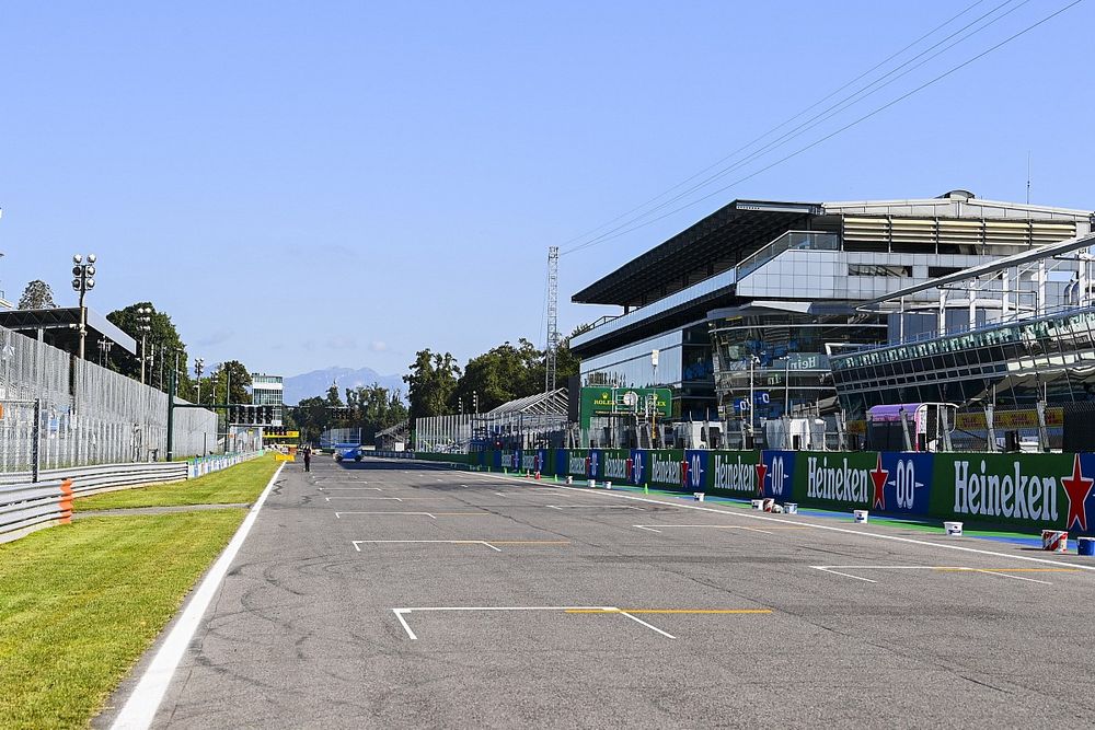 Main straight