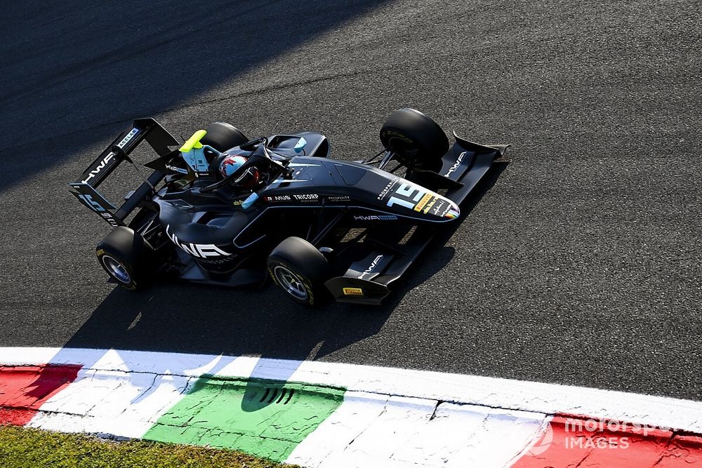 F3モンツァ:レース2はヒューズが追い上げ2勝目飾る。プレマは全員がリタイア