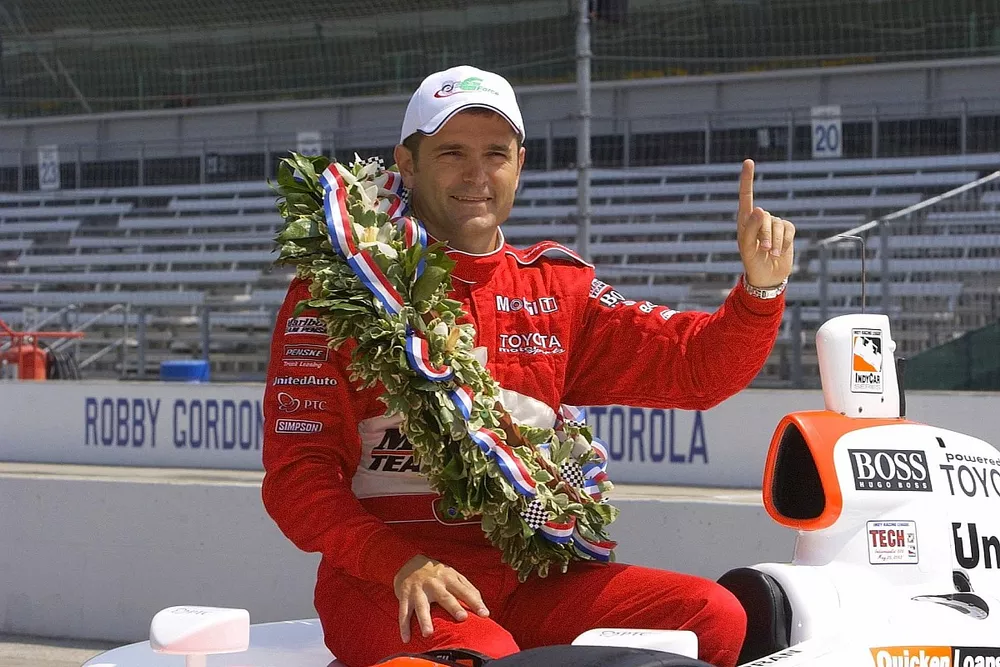87th Indianapolis 500, Indianapolis Motor Speedway, Speedway, Indiana, USA 25 May,2003Gil de Ferran wears the Panoz G-Force hat.World Copyright-F
Peirce Williams 2003 LAT Photographicref: Digital Image Only