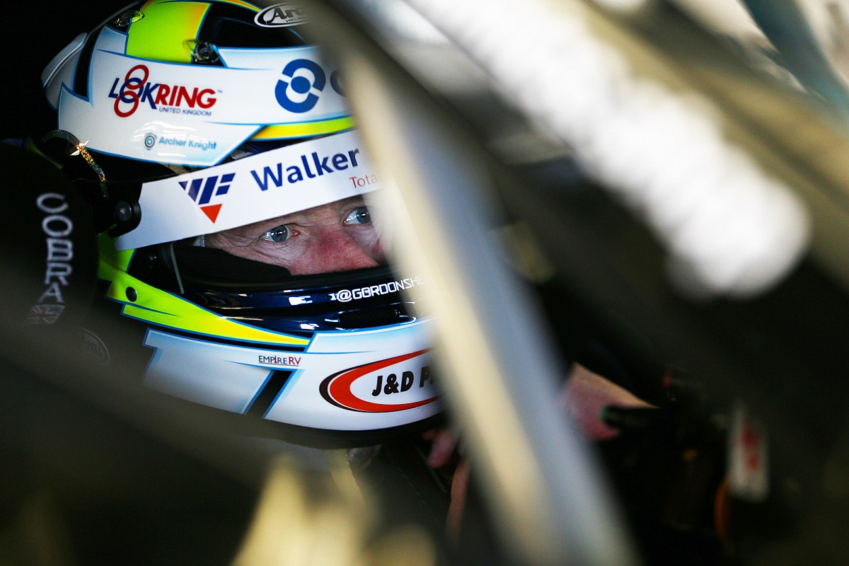 Snetterton BTCC: Shedden beats Turkington to first pole of comeback