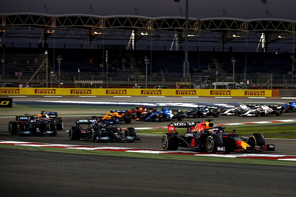 Max Verstappen, Red Bull Racing RB16B Lewis Hamilton, Mercedes W12 and Valtteri Bottas, Mercedes W12 