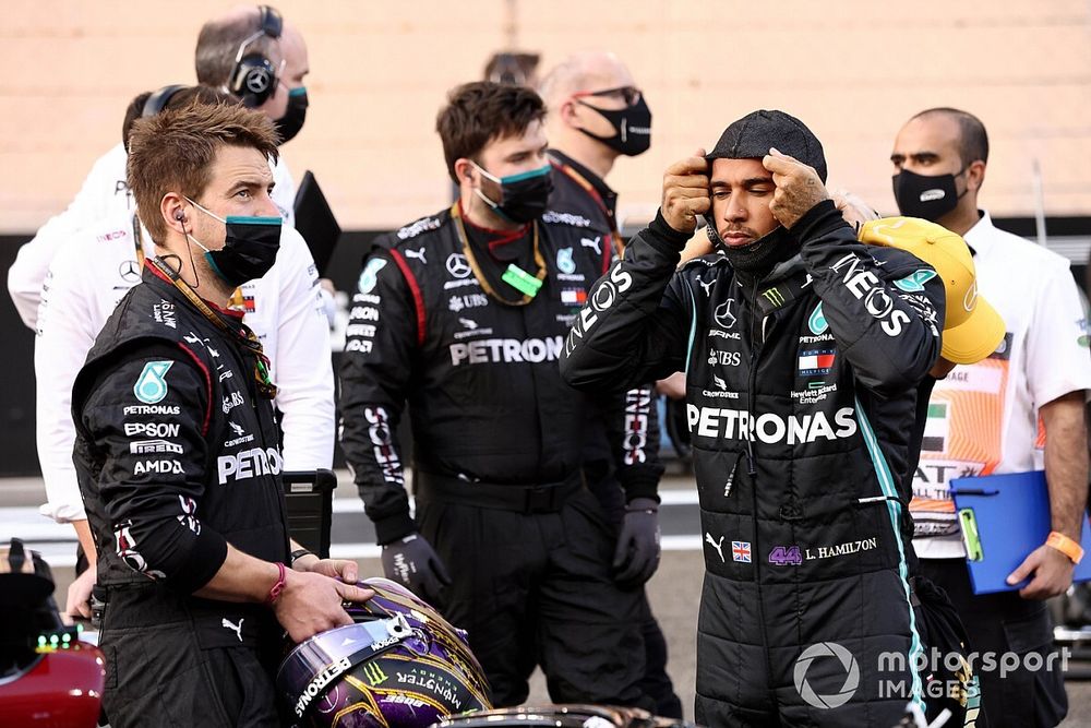 Lammers: "Mercedes, Hamilton'a verebileceği maaşı ahlaki olarak sınırlıyor"