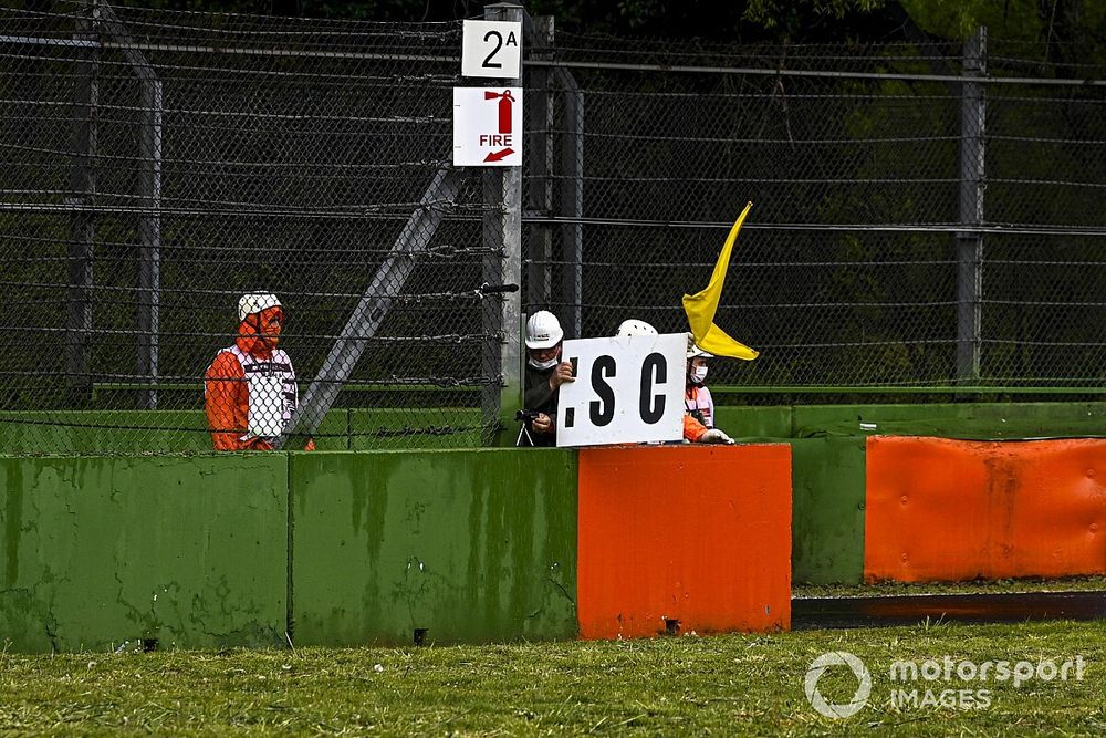 GP van Emilia-Romagna stilgelegd na megacrash Bottas en Russell