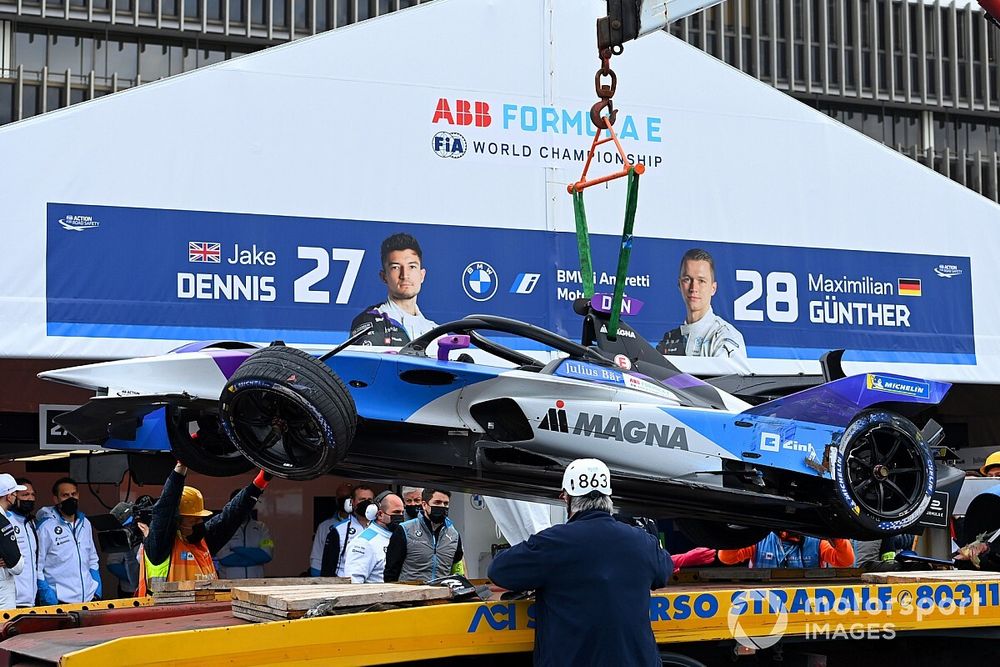 Mechanics unload the damaged car of Jake Dennis, BMW I Andretti Motorsport, BMW iFE.21