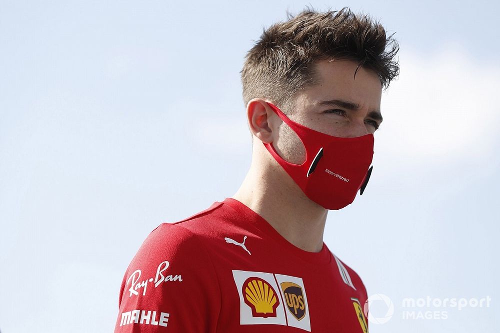 El nuevo jefe de la F1 advierte: Ferrari podría perder a Leclerc